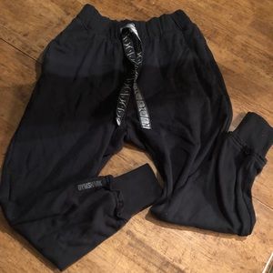 Small gym shark slounge wear set